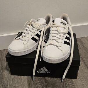 Adidas Grand Court Sneakers